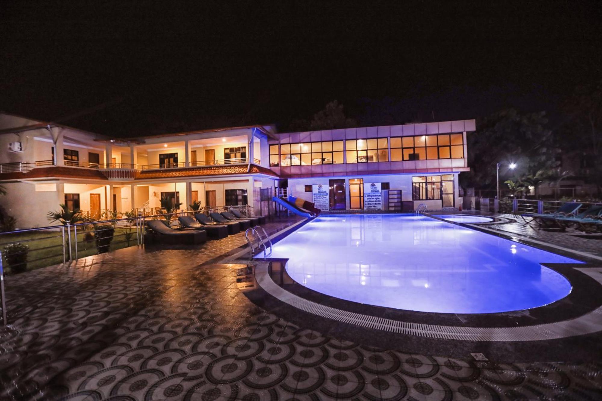 Hotel Wildlife Camp Sauraha Exterior foto